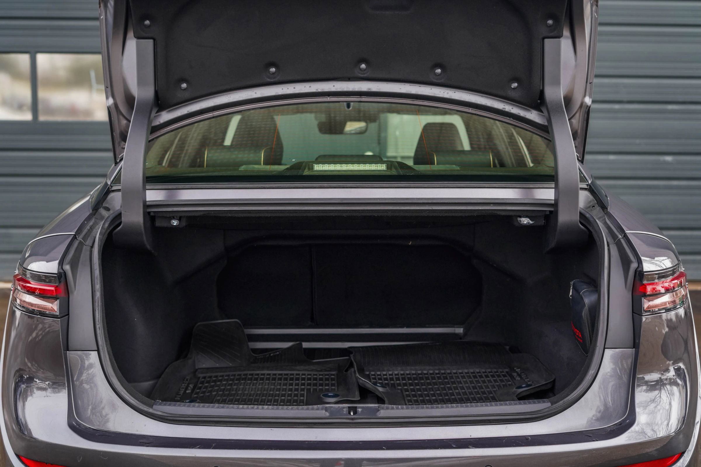 Used 2023 Toyota Crown Platinum image 32