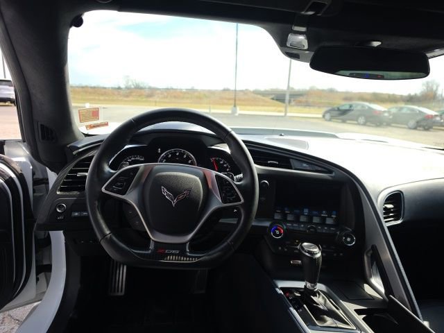 Used 2016 Chevrolet Corvette Z06 w/ 3LZ Preferred Equipment Group image 16