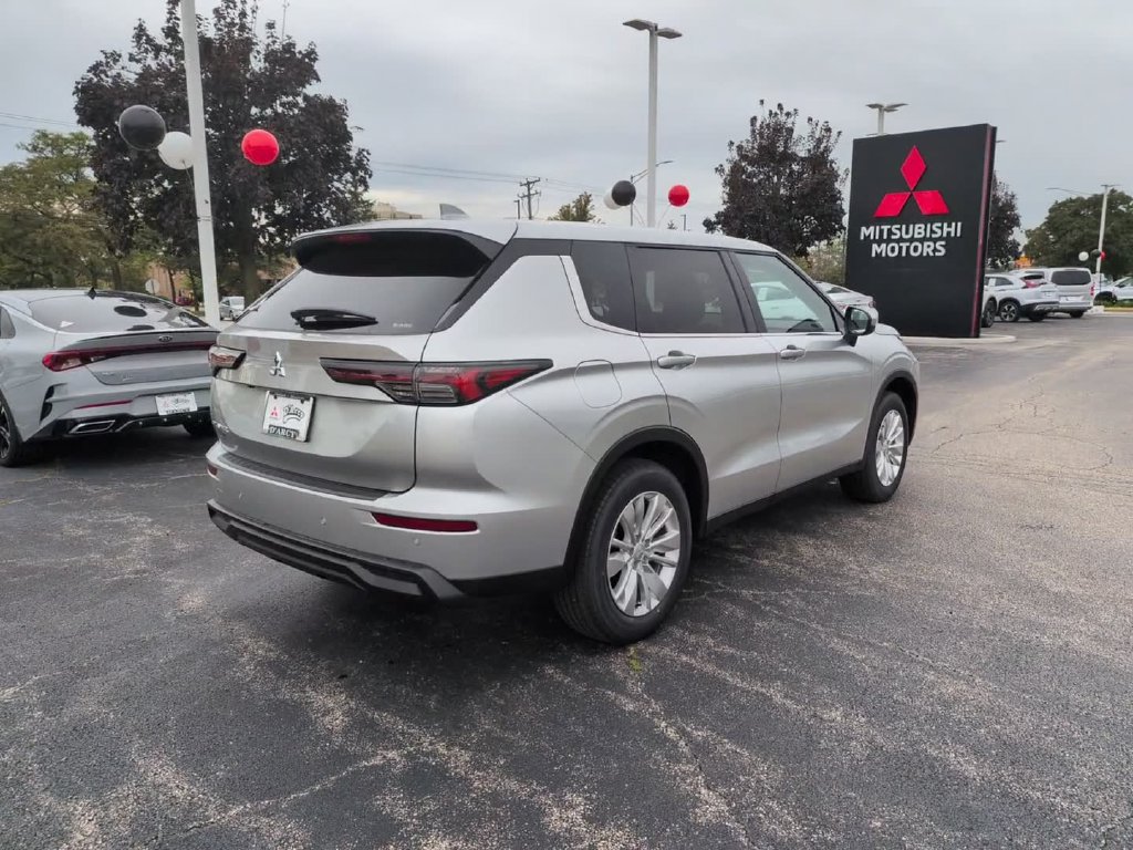 New 2026 Mitsubishi Outlander ES AWD/4WD image 8