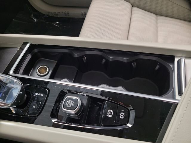 New 2026 Volvo XC60 B5 Ultra w/ Protection Package Premier image 19