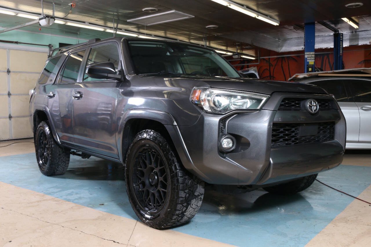 Used 2022 Toyota 4Runner SR5 RWD image 1