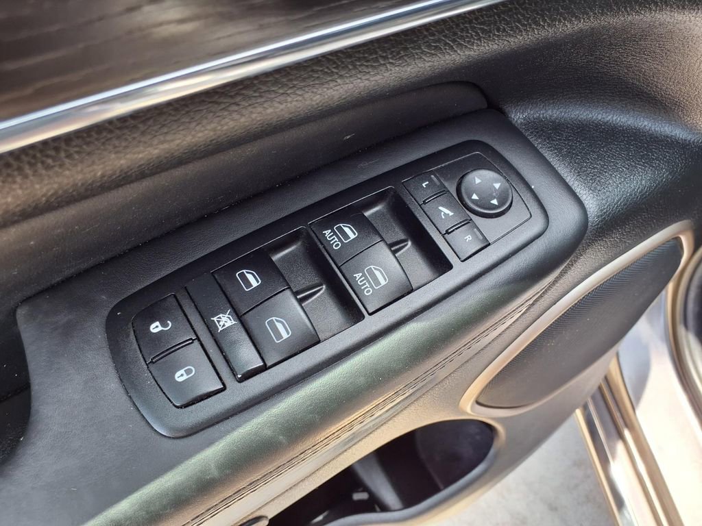 Used 2014 Jeep Grand Cherokee Summit AWD/4WD image 23