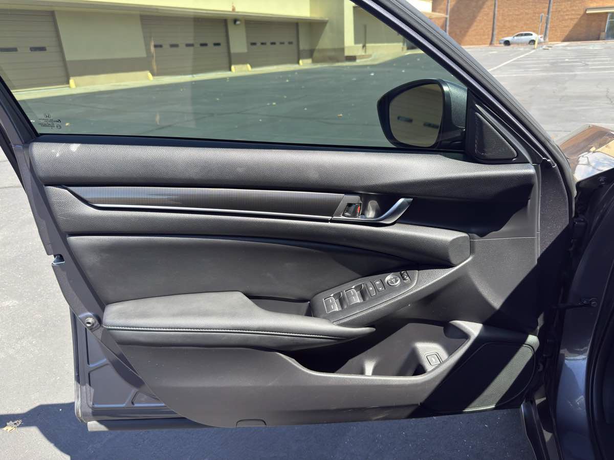 Used 2019 Honda Accord Sport image 12
