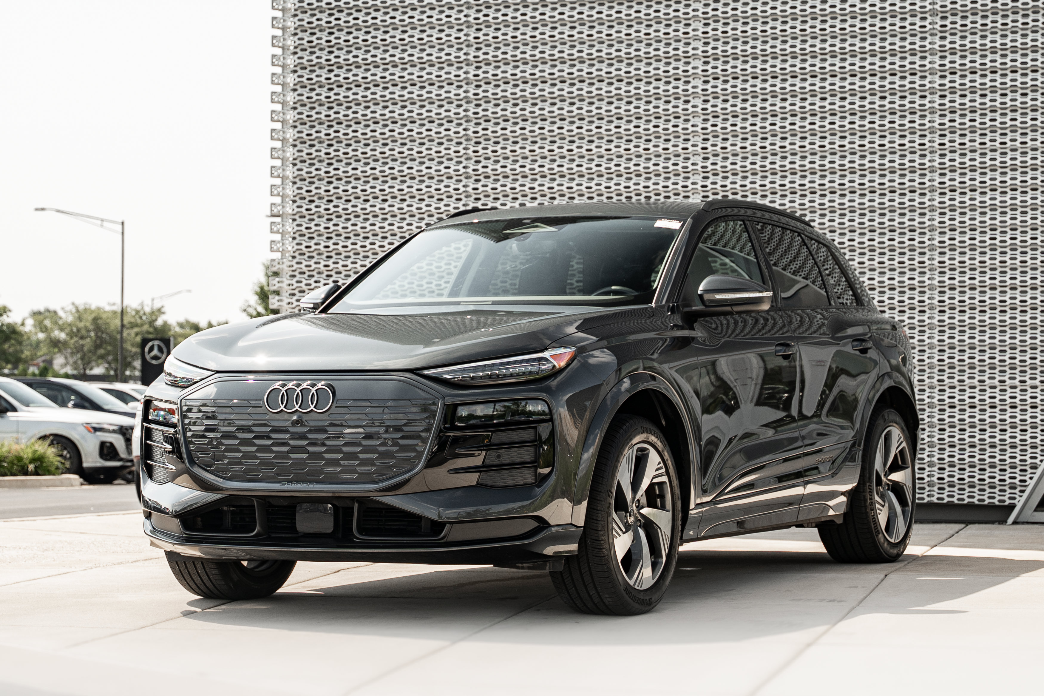 Certified 2025 Audi Q6 e-tron Premium Plus w/ Premium Plus AWD/4WD image 7