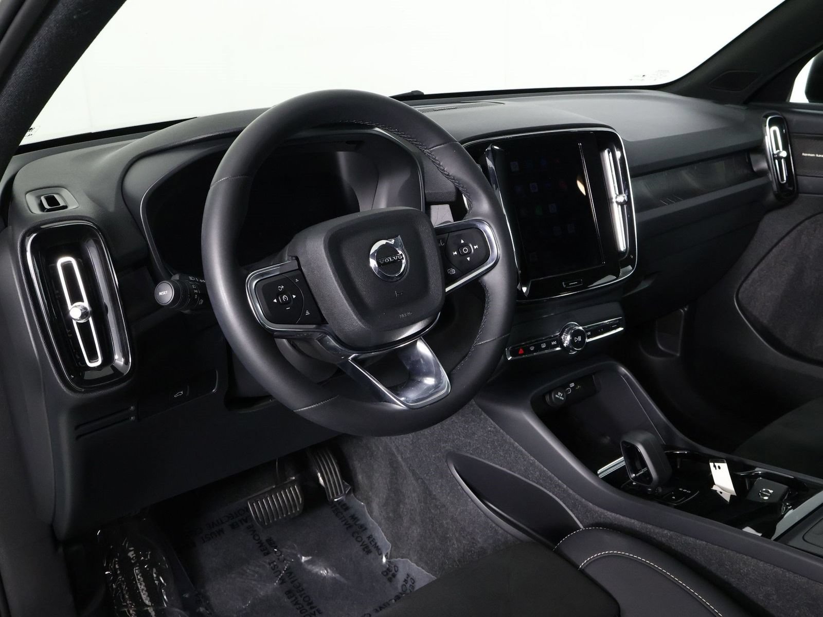 Used 2023 Volvo C40 P8 Recharge Ultimate AWD/4WD image 14