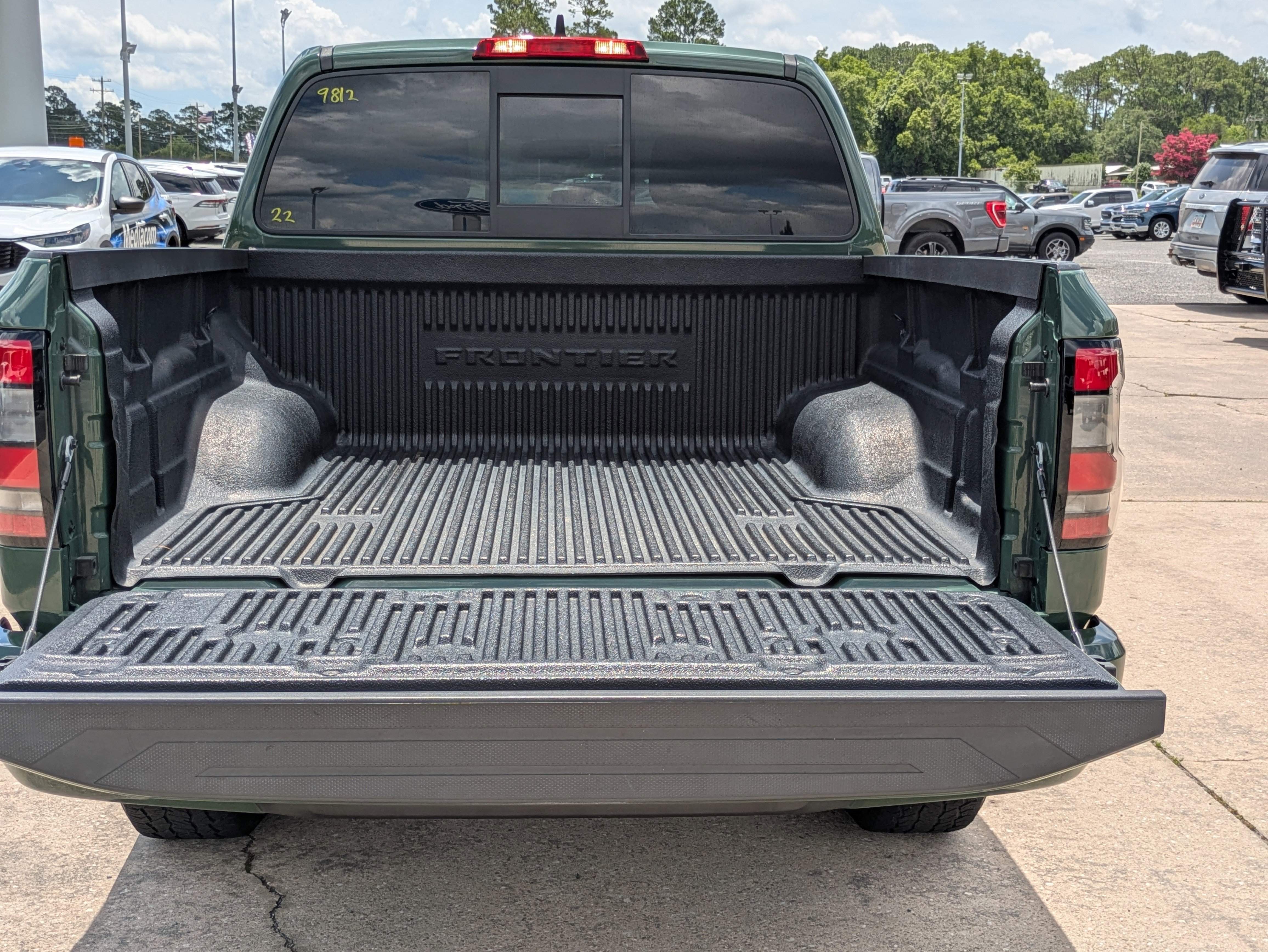 Used 2022 Nissan Frontier PRO-4X w/ Technology Package image 11