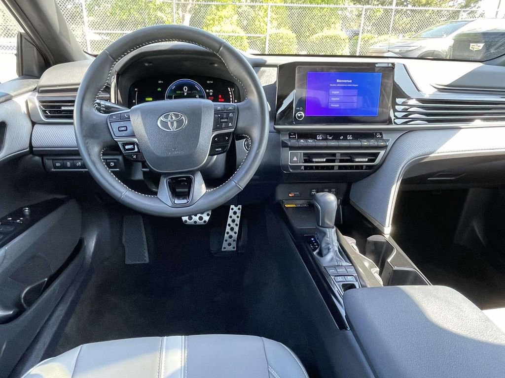 Used 2025 Toyota Camry SE w/ Convenience Package FWD image 18