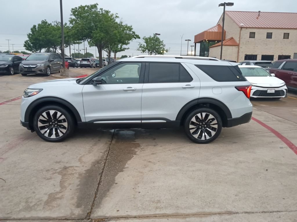 Used 2025 Ford Explorer Platinum w/ LUX Leather Package image 4