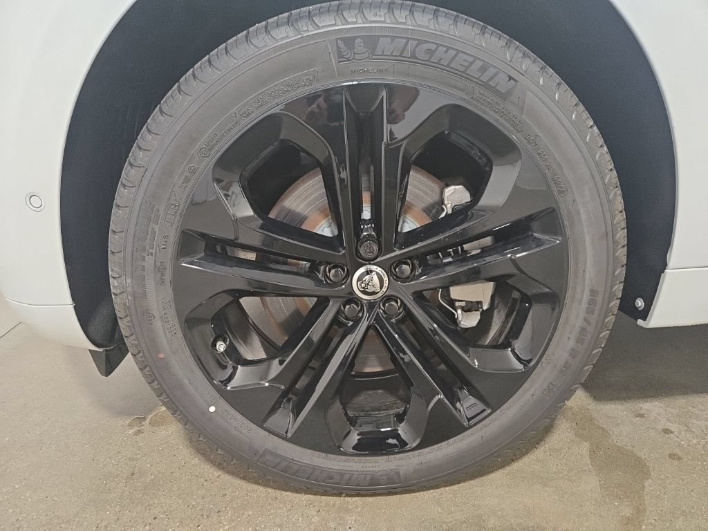 New 2026 Jaguar F-PACE R-Dynamic S AWD/4WD image 28