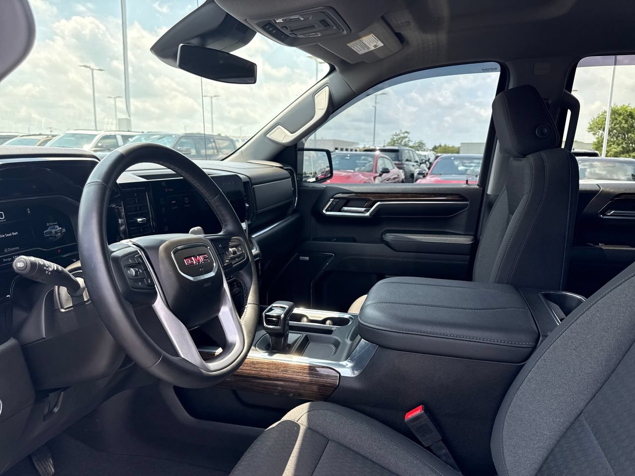 Used 2023 GMC Sierra 1500 Elevation w/ Preferred Package AWD/4WD image 12