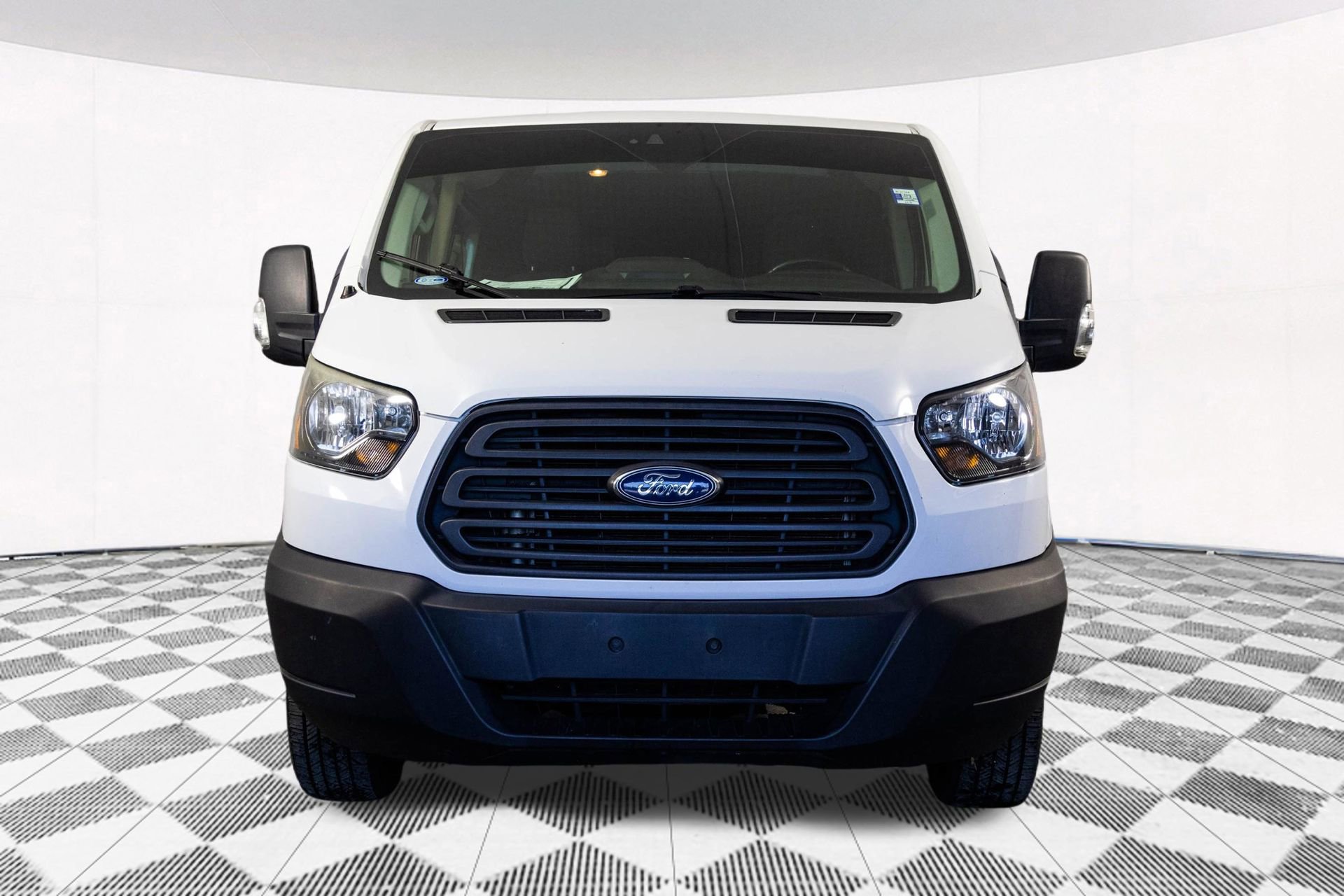 Used 2016 Ford Transit 250 130 Low Roof image 8
