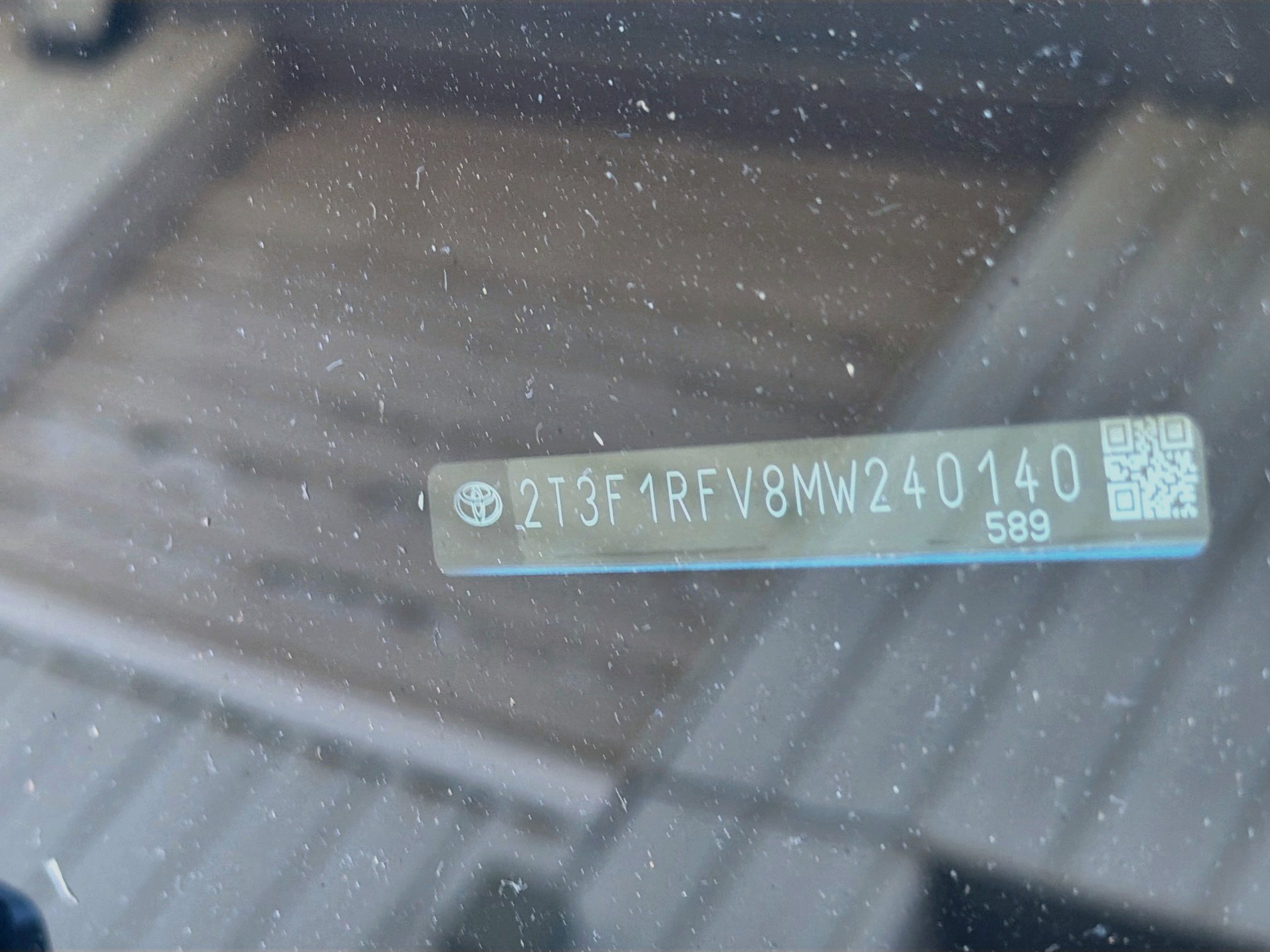Used 2021 Toyota RAV4 LE AWD/4WD image 28