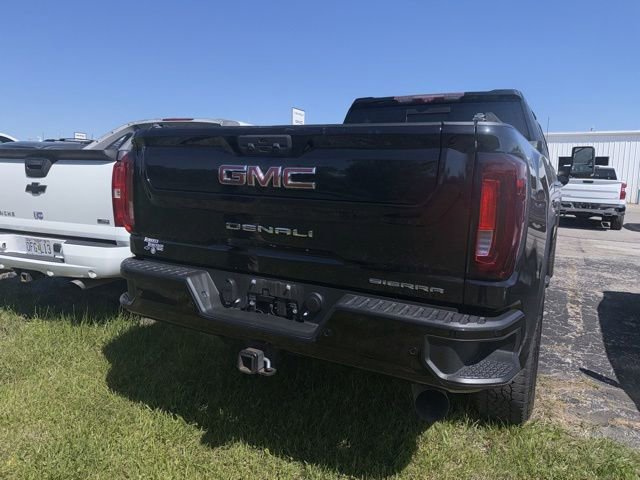 Used 2021 GMC Sierra 2500 Denali w/ Denali Black Diamond Edition AWD/4WD image 5