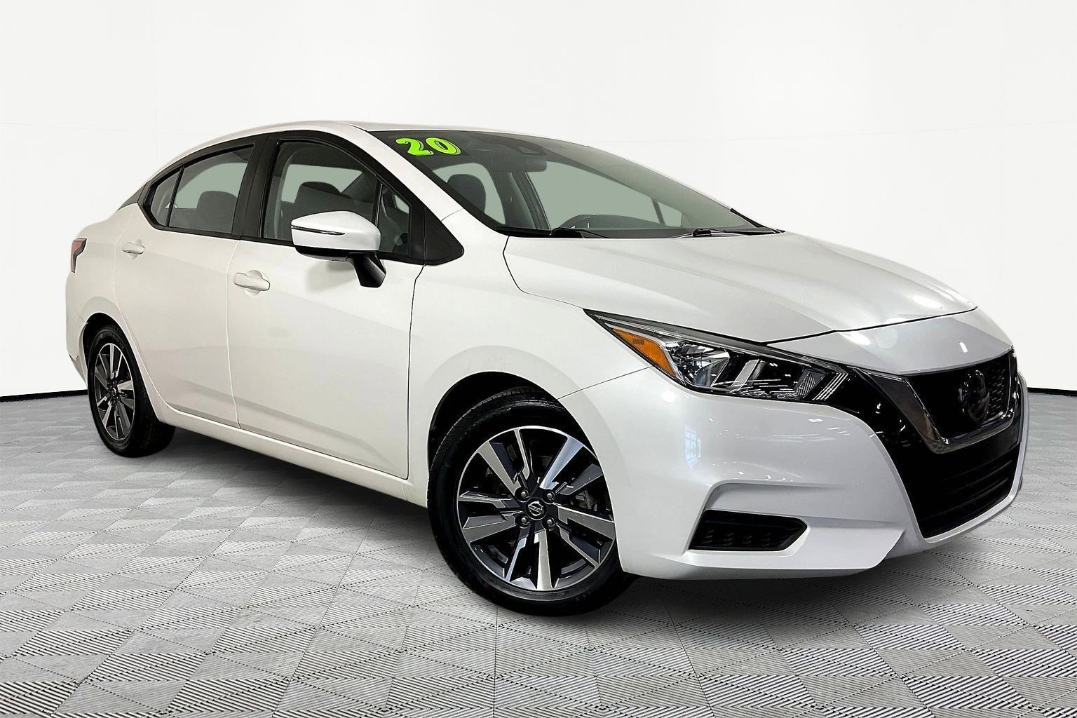 Certified 2020 Nissan Versa SV image 3