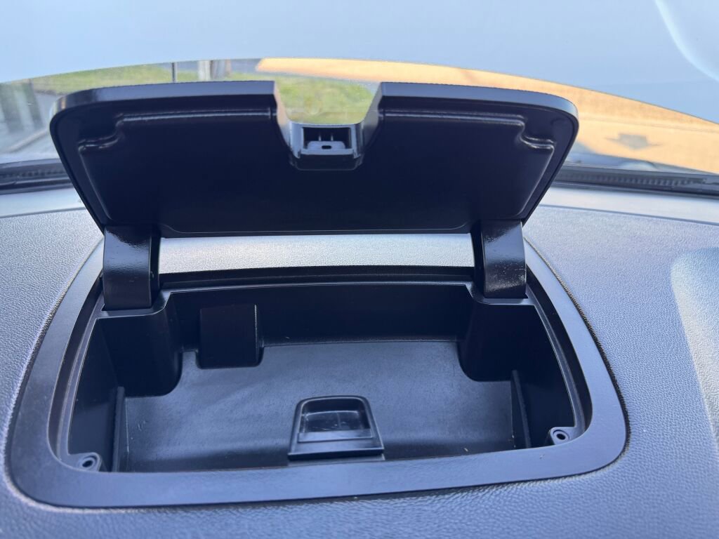 Used 2016 Chevrolet Traverse LT image 36