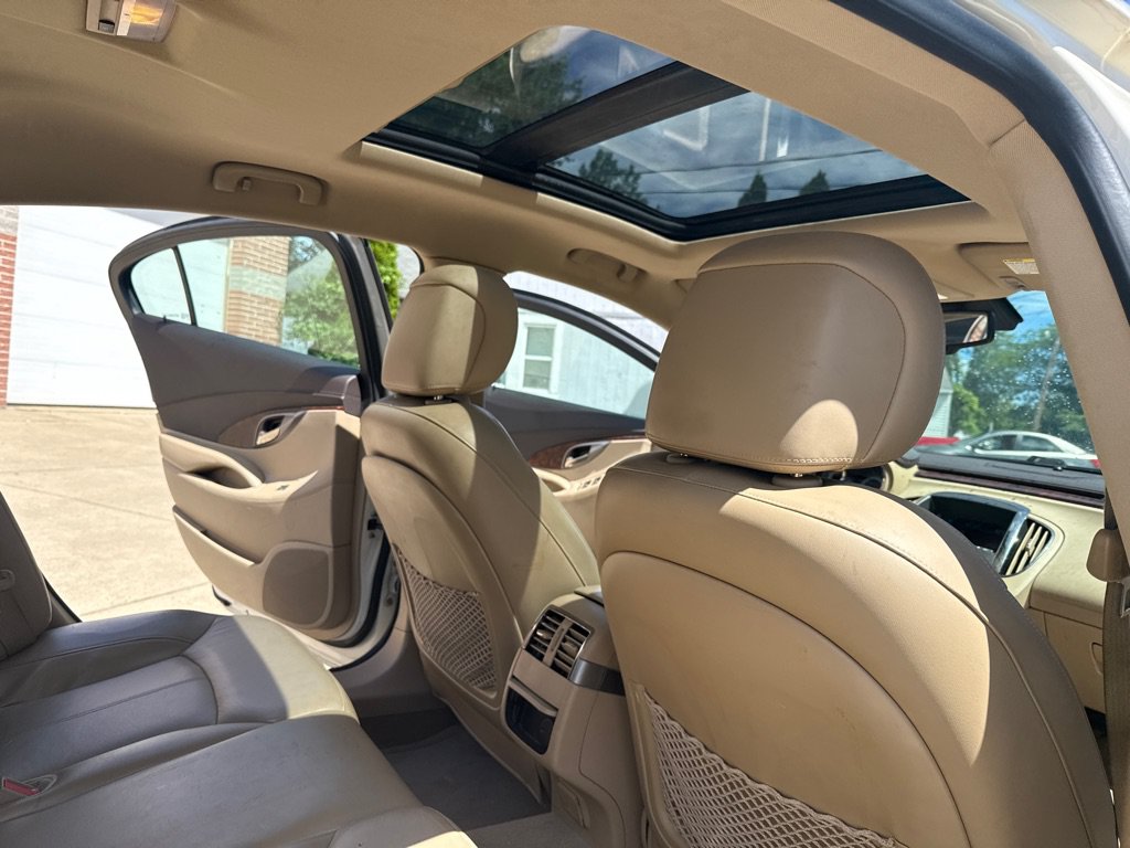 Used 2011 Buick LaCrosse CXS FWD image 19