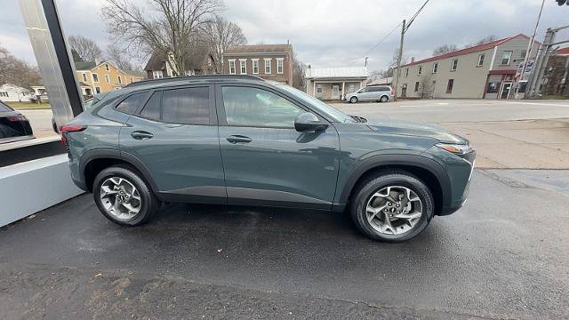 New 2026 Chevrolet Trax LT w/ Sunroof Package FWD image 5