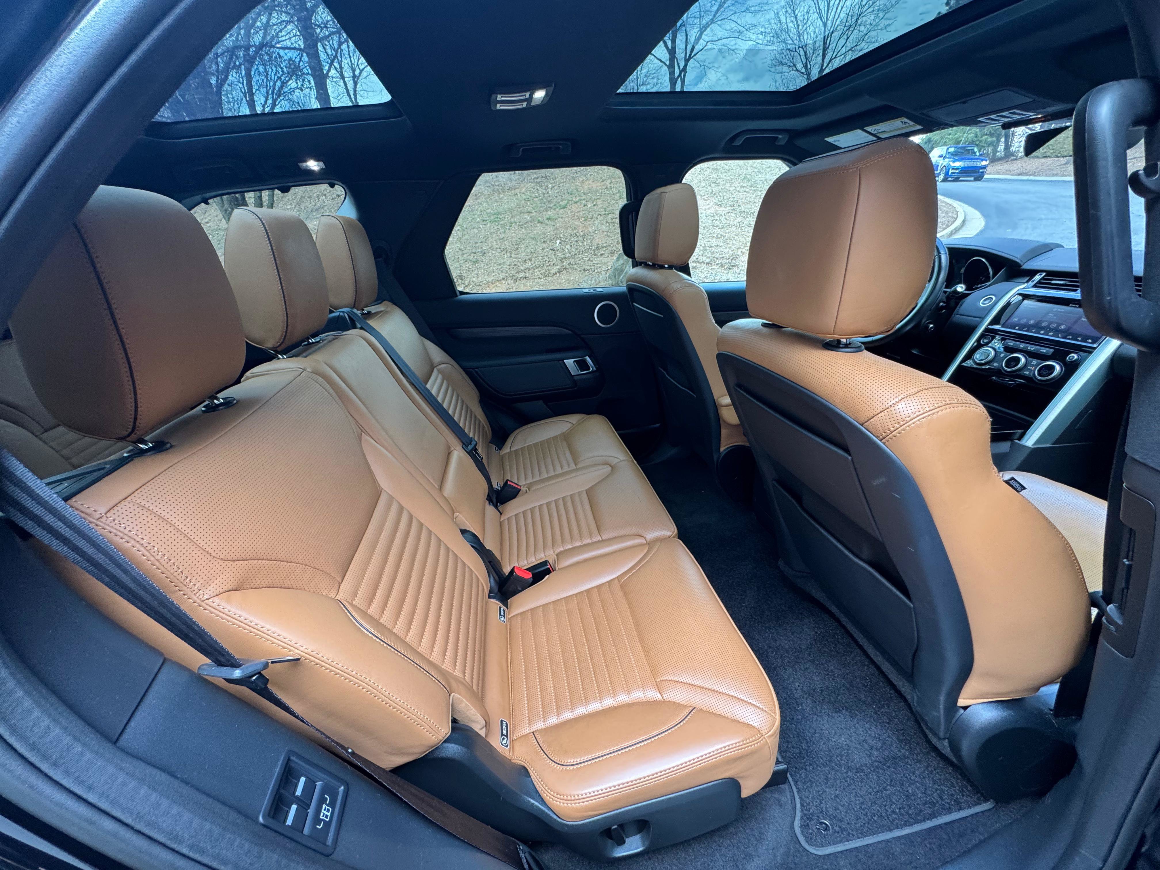 Used 2017 Land Rover Discovery HSE AWD/4WD image 39