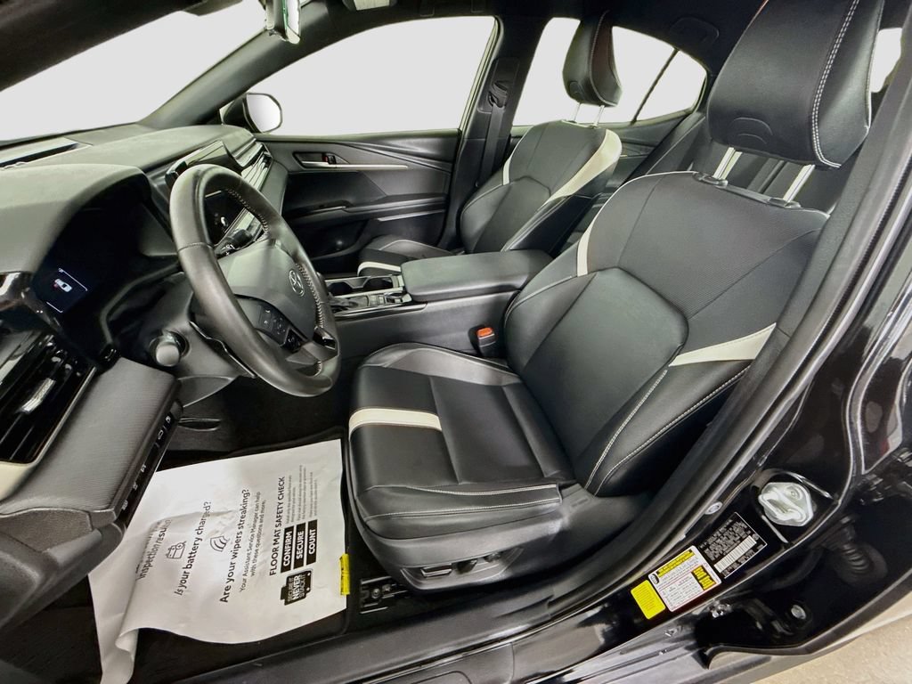 Certified 2025 Toyota Camry SE FWD image 14