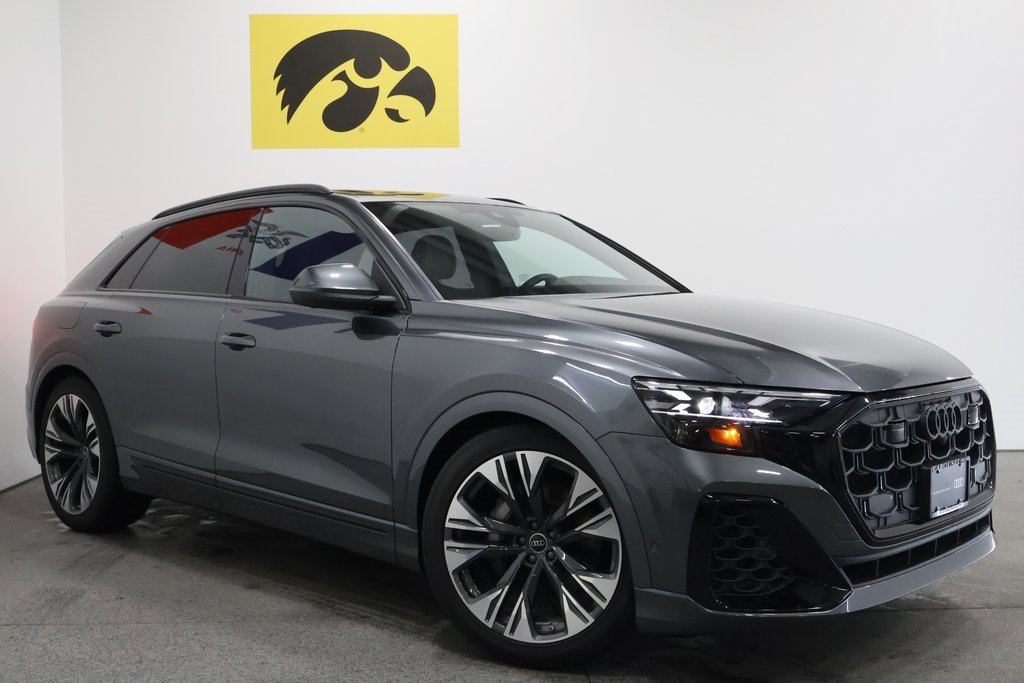 Certified 2025 Audi Q8 Prestige image 2