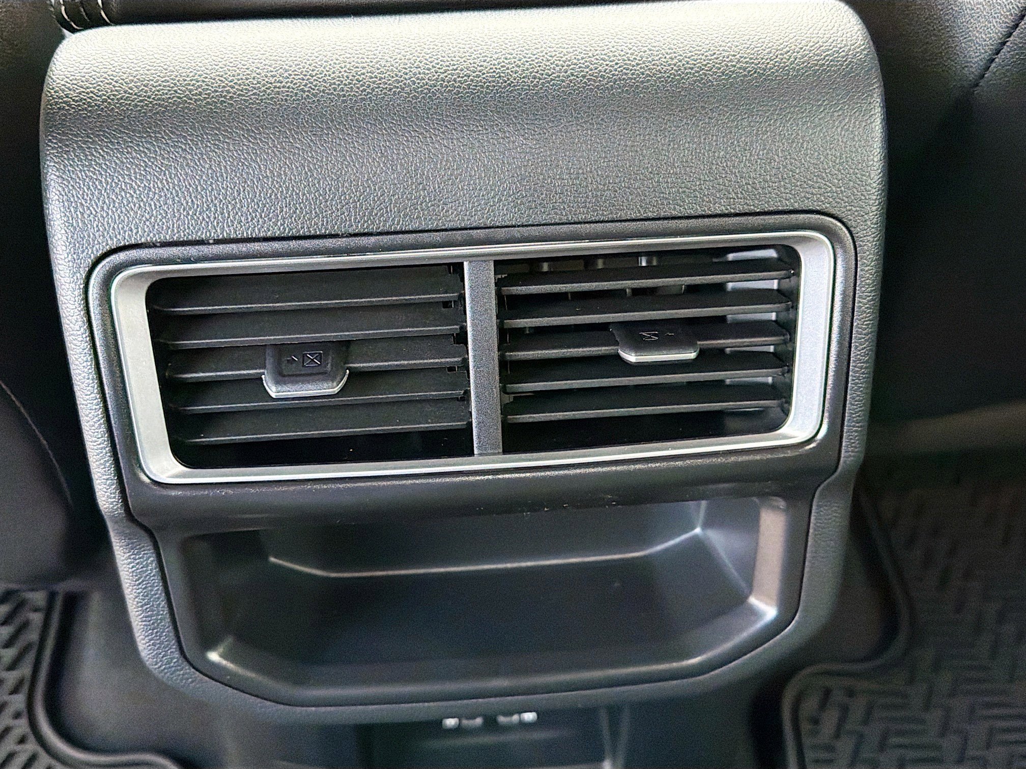 Used 2026 Volkswagen Atlas Cross Sport SE FWD image 19