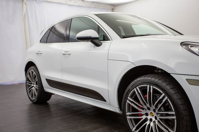 Used 2015 Porsche Macan Turbo image 34