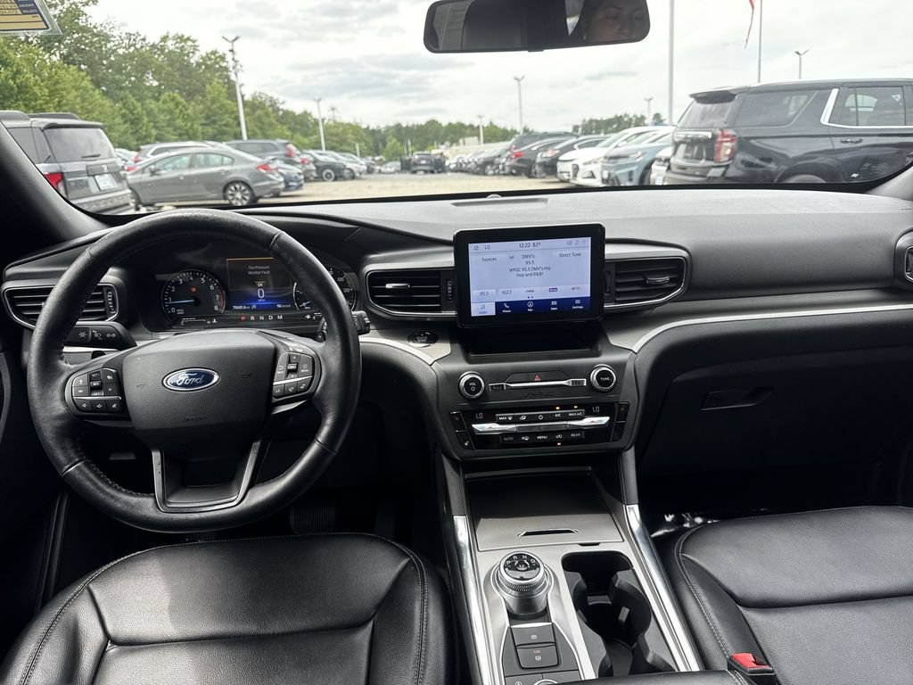 Used 2020 Ford Explorer XLT w/ Equipment Group 202A AWD/4WD image 23