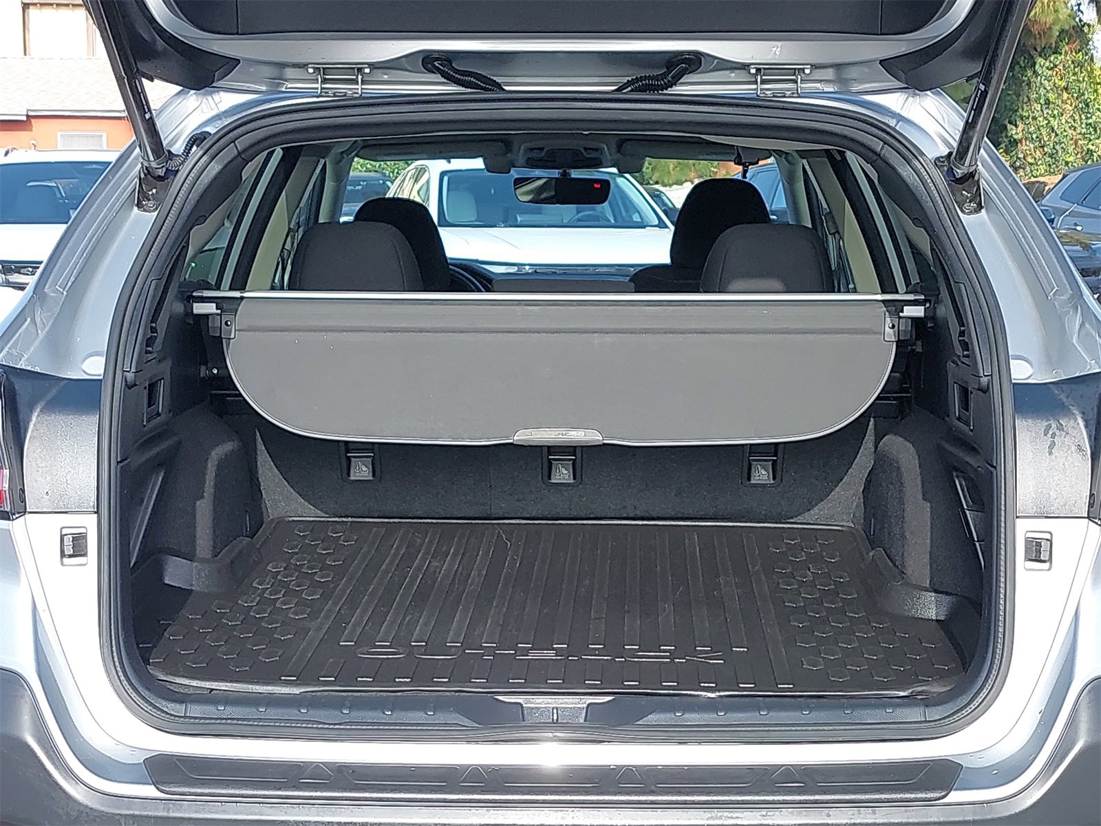 Used 2020 Subaru Outback Premium image 12