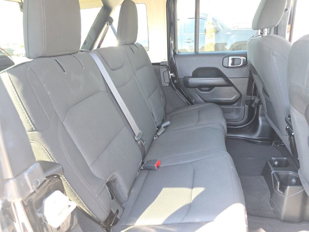 Used 2023 Jeep Wrangler Sahara image 22