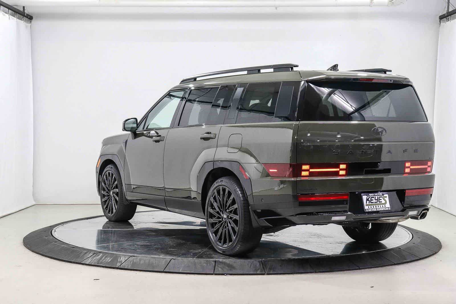 Used 2024 Hyundai Santa Fe Calligraphy AWD/4WD image 2