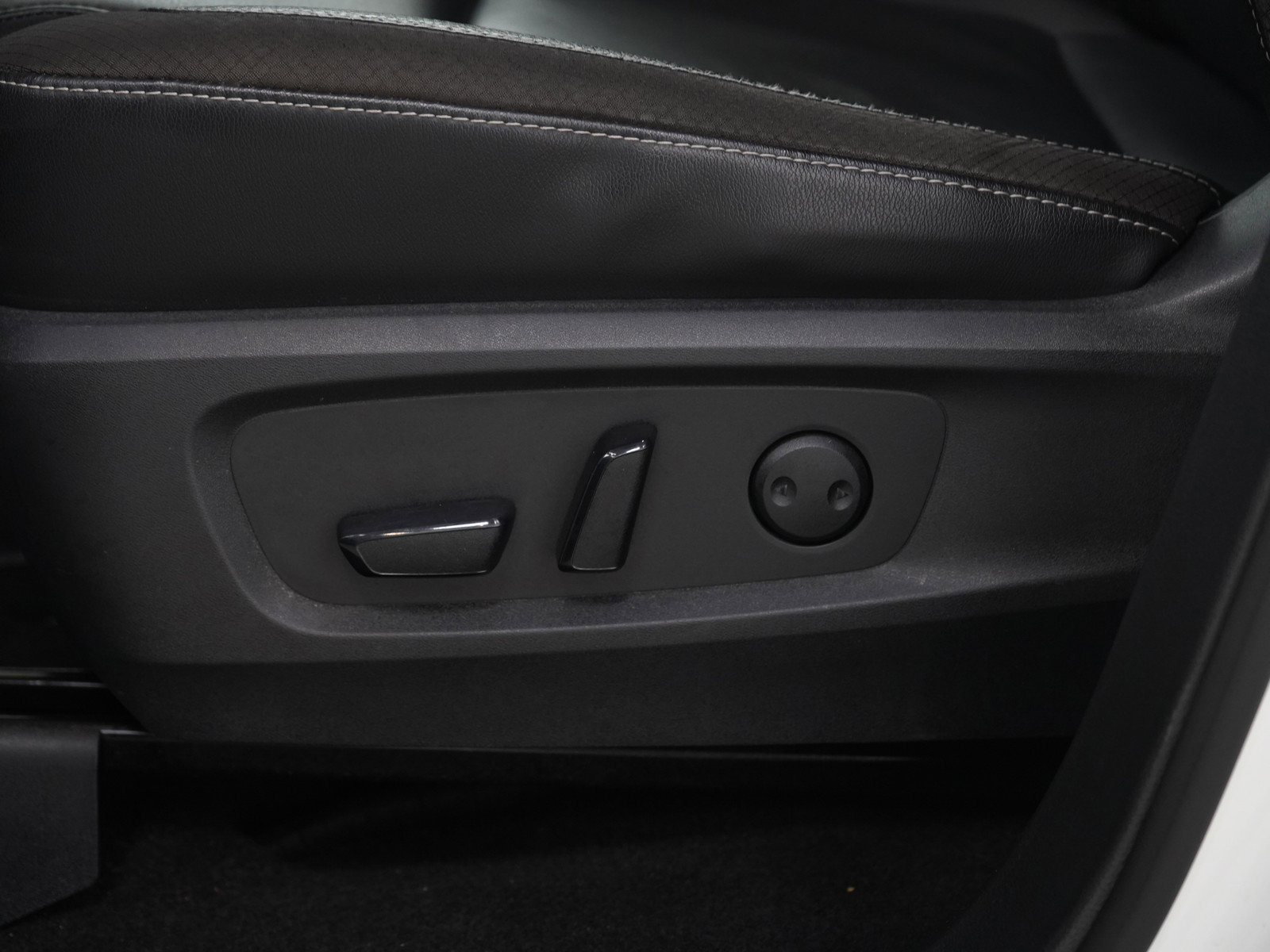 Used 2023 Nissan Pathfinder SL w/ SL Premium Package image 30