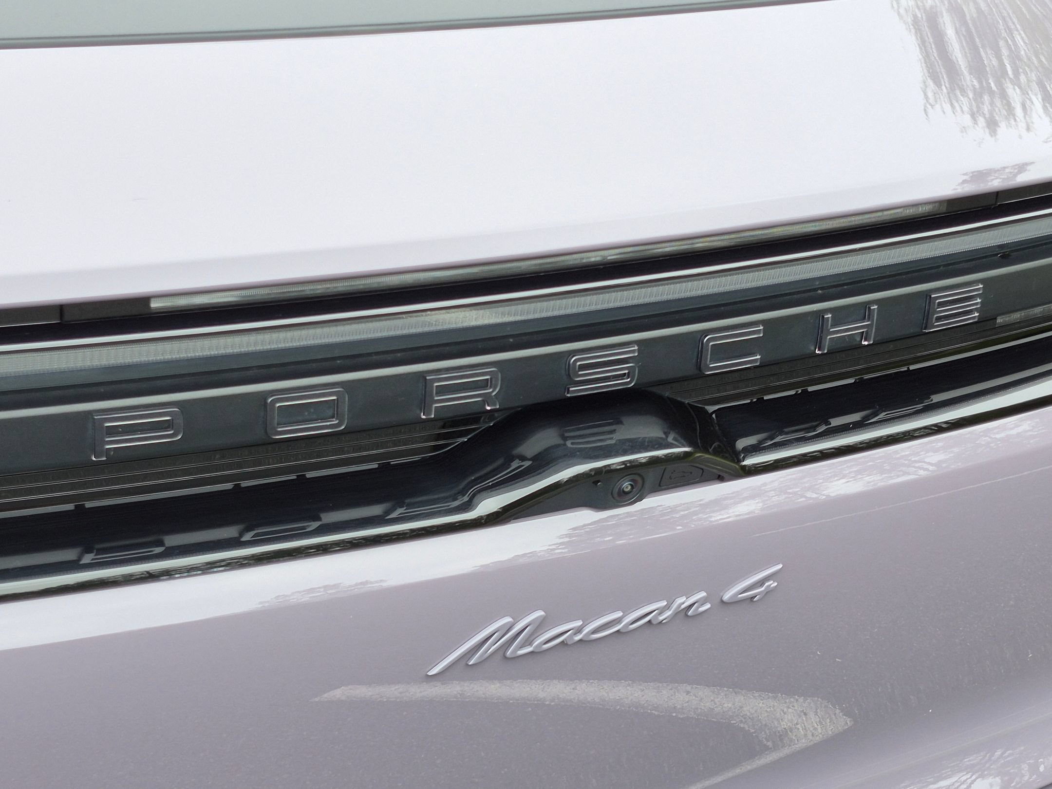 Certified 2025 Porsche Macan 4 Electric AWD/4WD image 31