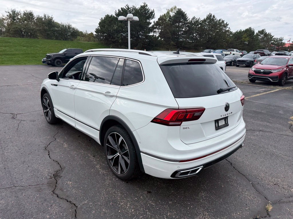 Used 2022 Volkswagen Tiguan SEL R-Line AWD/4WD image 2