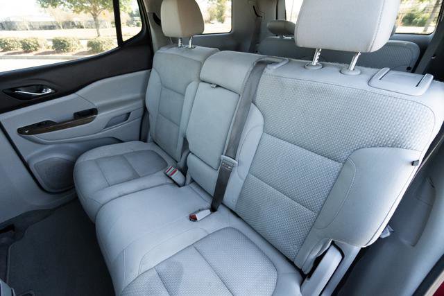 Used 2021 GMC Acadia SLE w/ Driver Convenience Package image 27