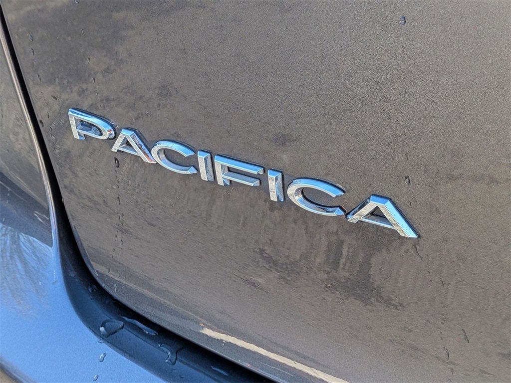 Used 2021 Chrysler Pacifica Touring image 52