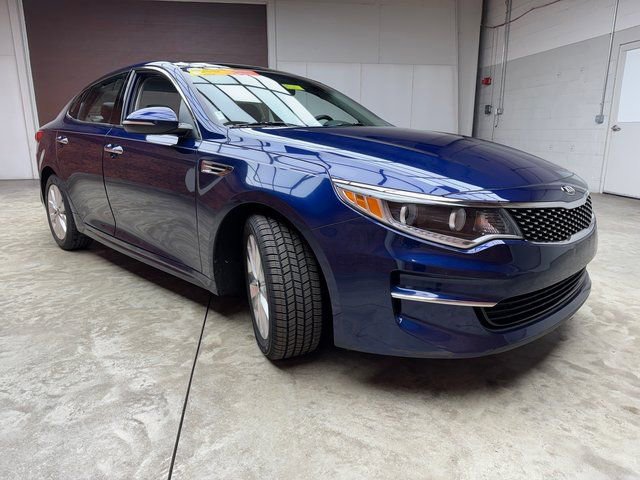 Used 2016 Kia Optima EX w/ Premium Package image 6