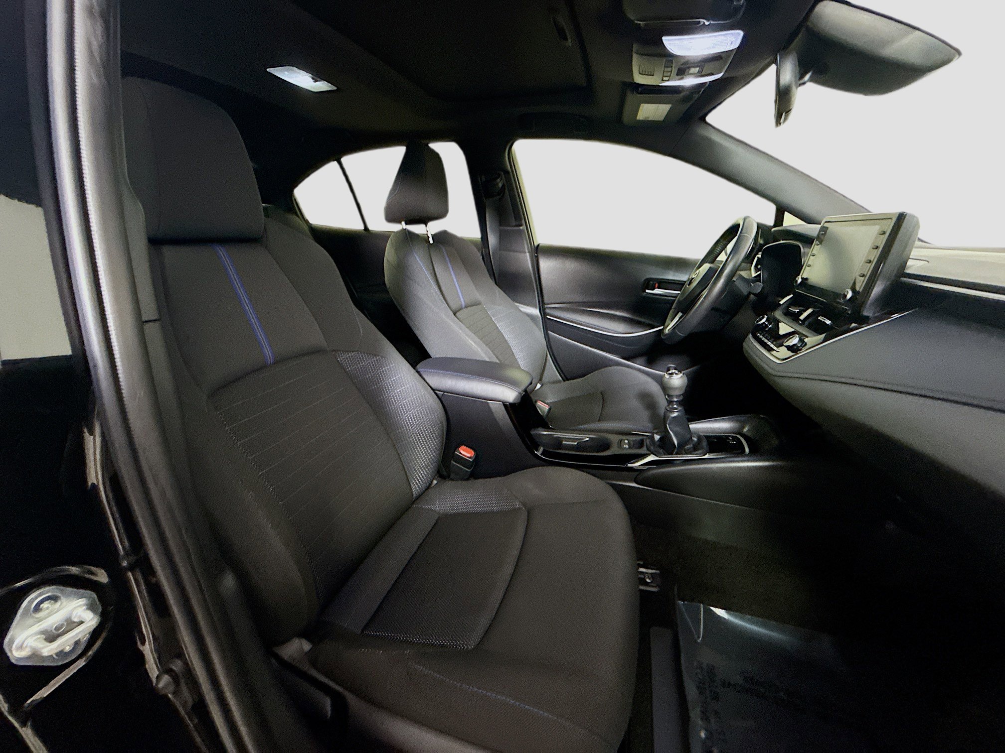 Used 2022 Toyota Corolla SE image 29