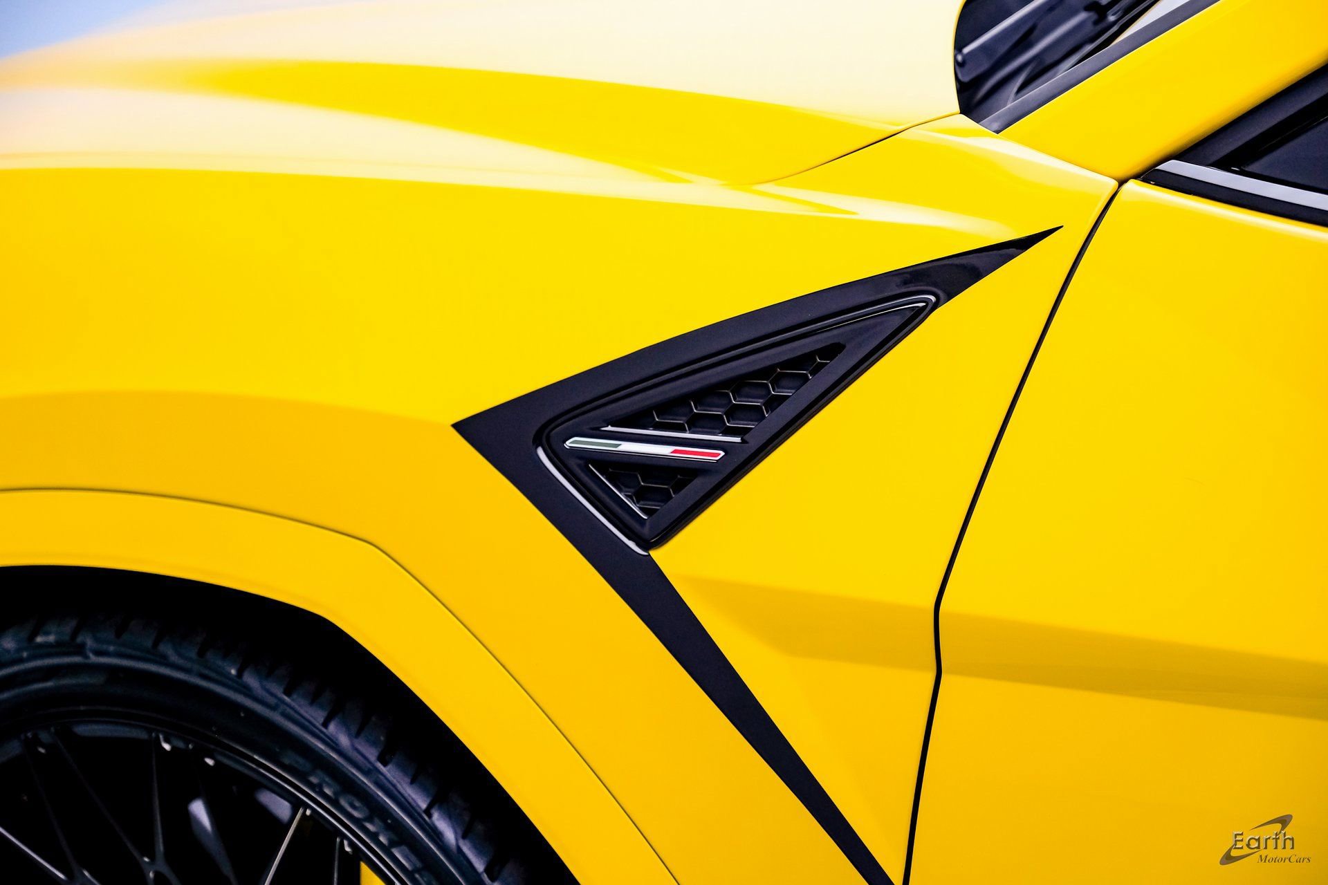 Used 2021 Lamborghini Urus image 35