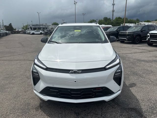 New 2027 Chevrolet Bolt RS w/ Super Cruise Package FWD image 8