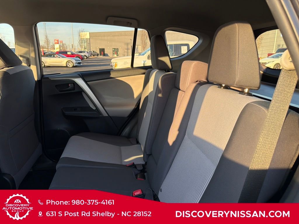 Used 2015 Toyota RAV4 LE image 31