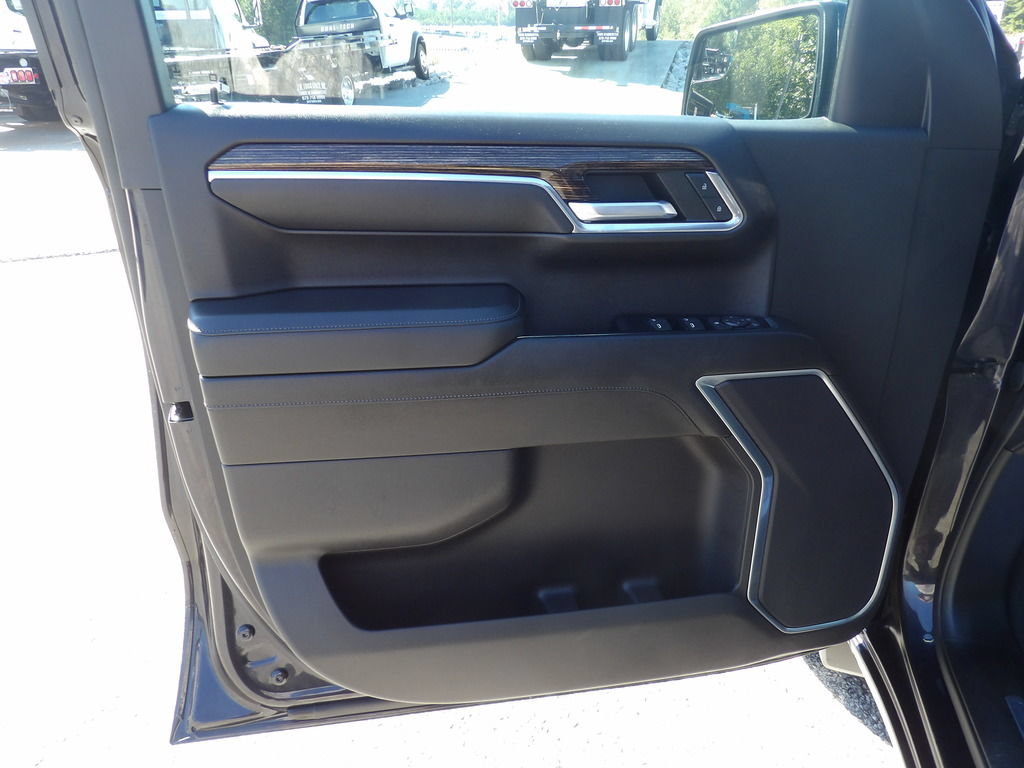 Used 2022 GMC Sierra 1500 Elevation RWD image 14
