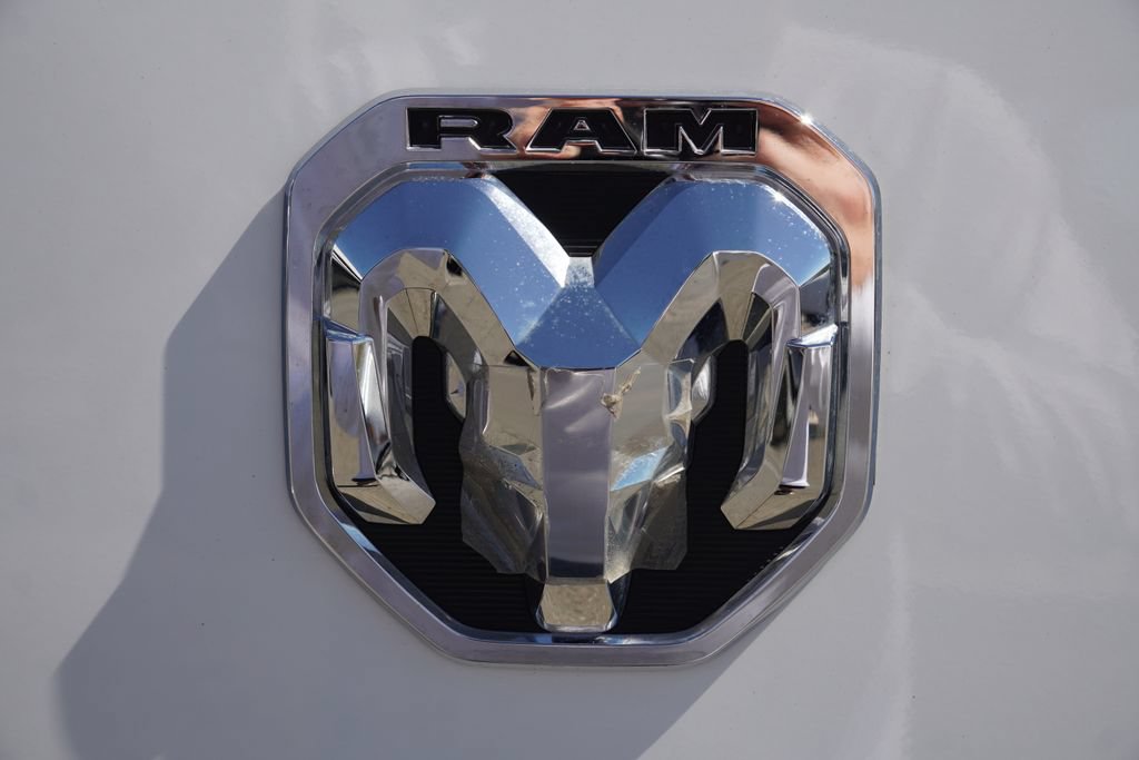 Used 2024 RAM ProMaster 2500 w/ Convenience Group FWD image 13