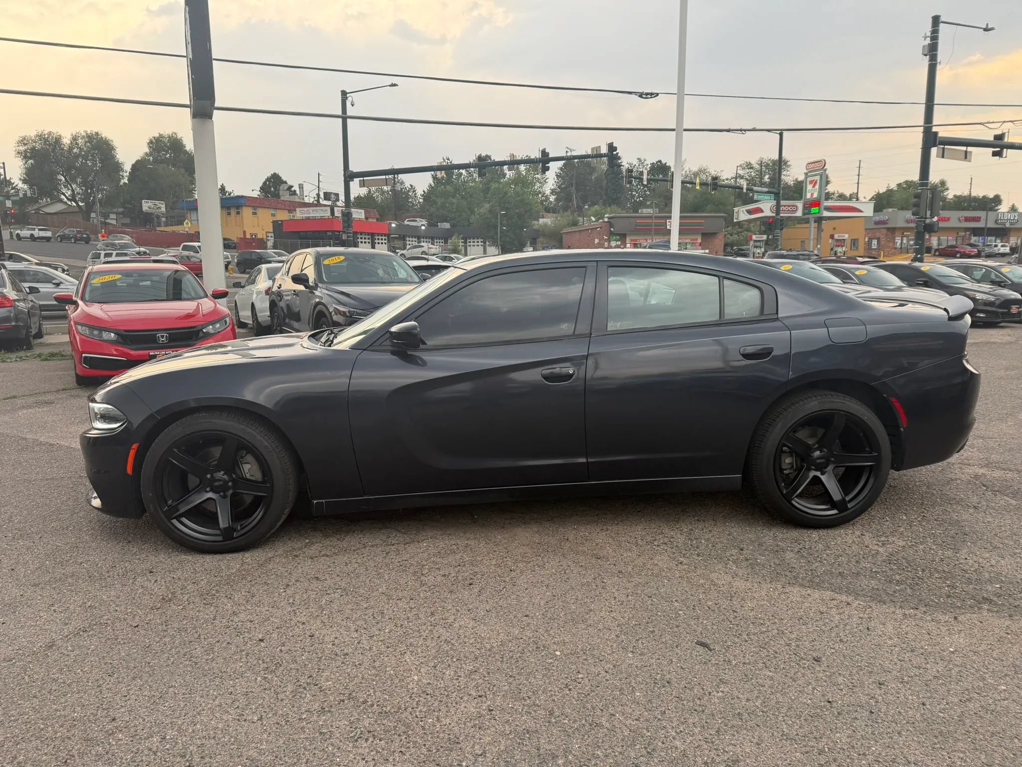 Used 2017 Dodge Charger R/T w/ Blacktop Package RWD image 5