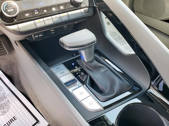 New 2025 Hyundai Elantra SEL image 8