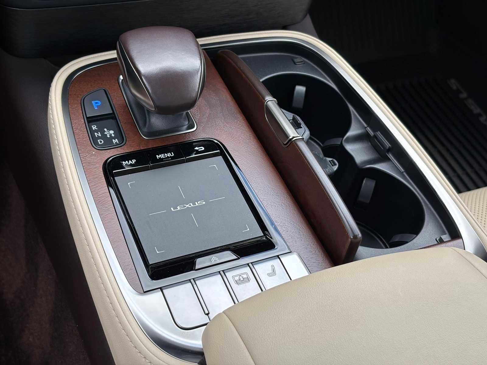Used 2020 Lexus LS 500 w/ Accessory Package (Z2) RWD image 16