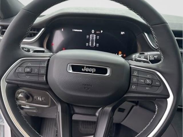 New 2025 Jeep Grand Cherokee Laredo w/ Luxury Tech Group I image 15