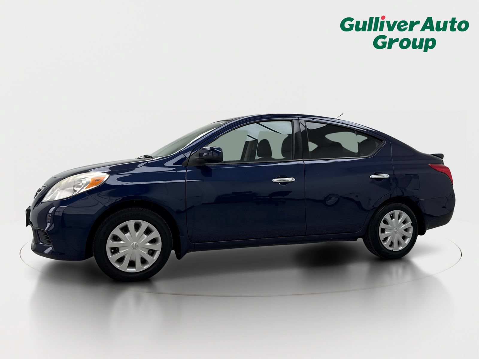 Used 2014 Nissan Versa SV FWD video 2