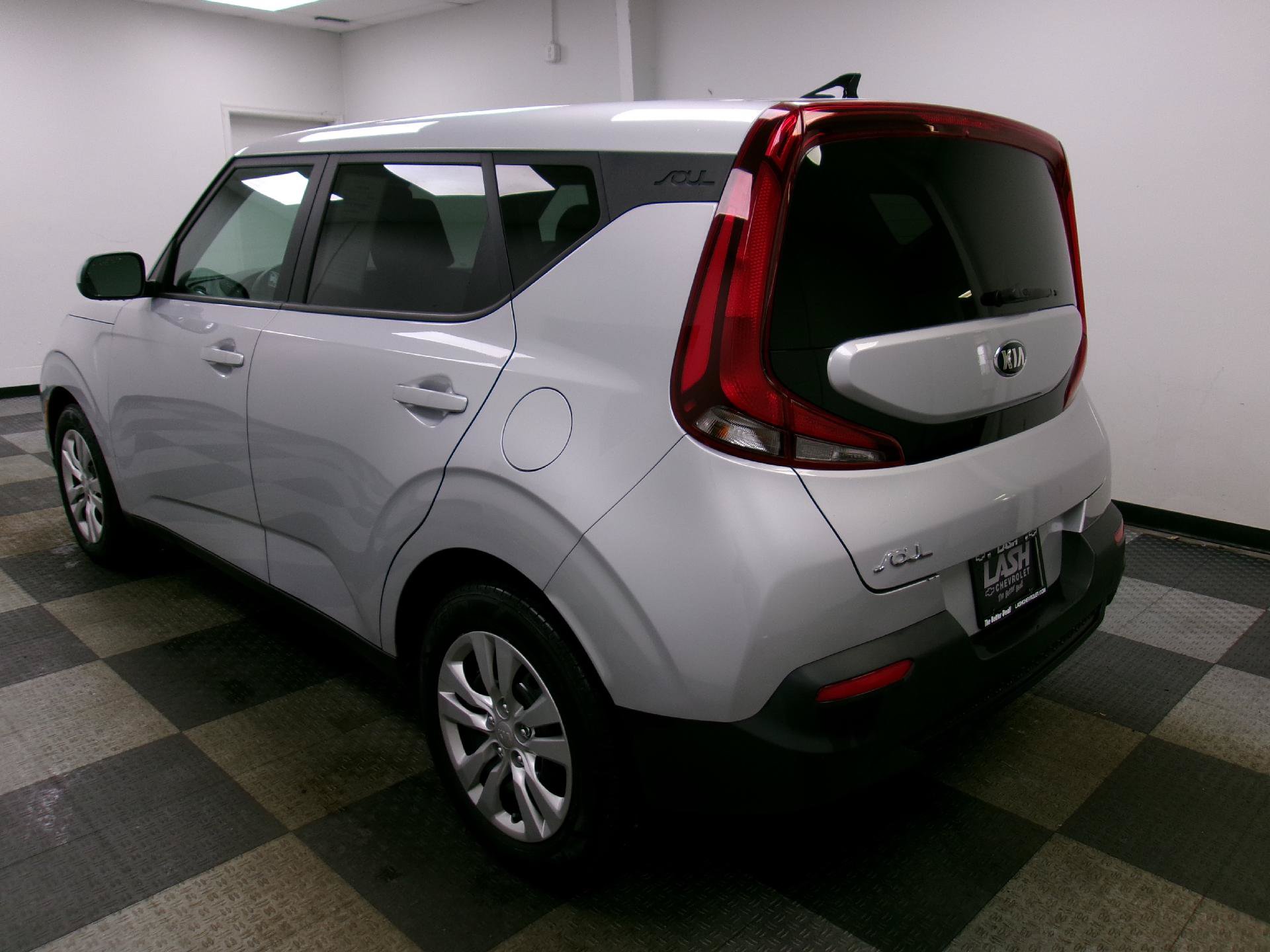 Used 2020 Kia Soul LX FWD image 2