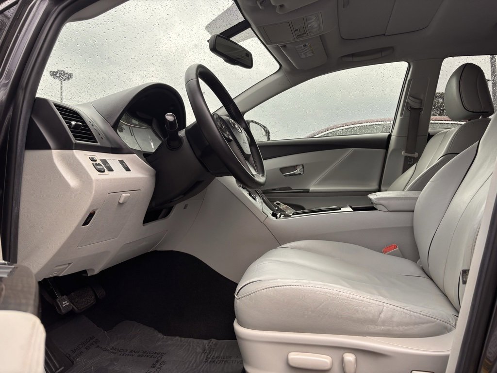 Used 2013 Toyota Venza XLE image 10