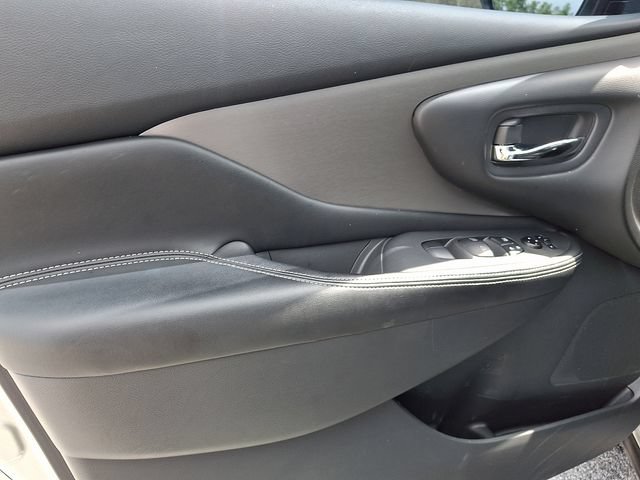 Used 2024 Nissan Murano SV AWD/4WD image 13